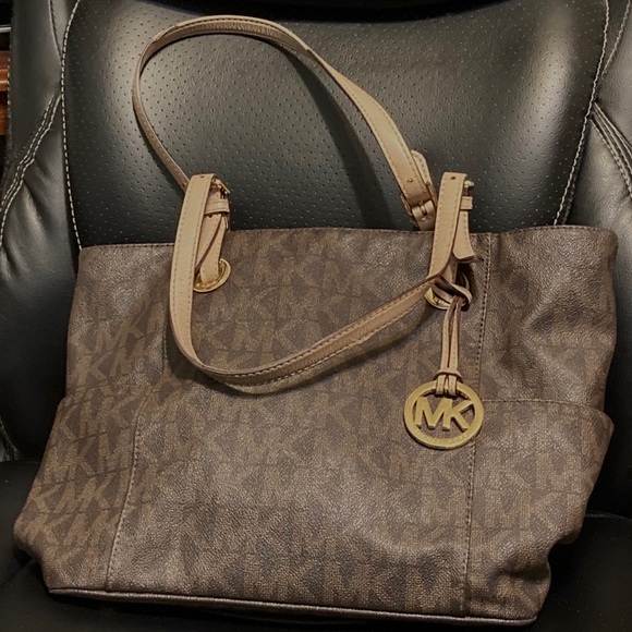 Michael Kors Handbags - Michael Kors purse